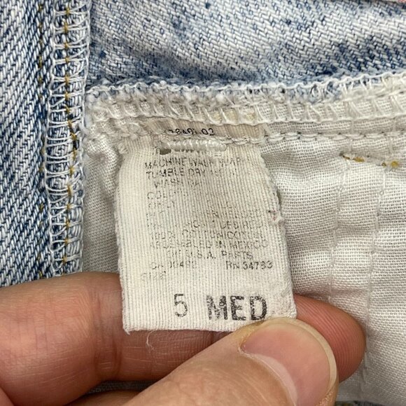 Lee Vintage 80s High Waisted Pleated Front Faded Wash 7" Jean Shorts - Picture 6 of 6